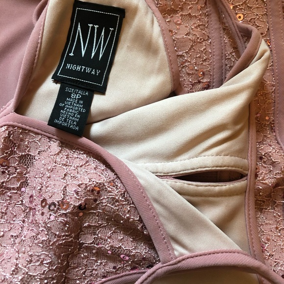 Elegant party dress - Picture 3 of 3